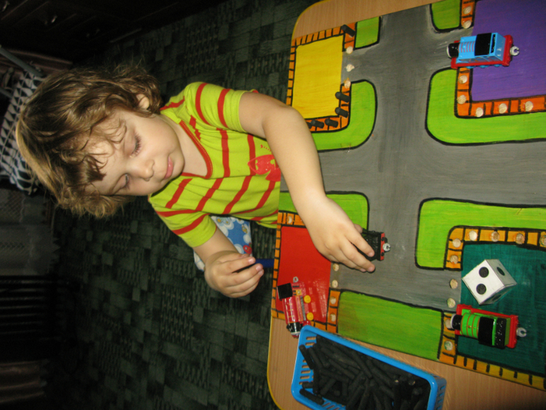 Играем в гаражи и ежиков