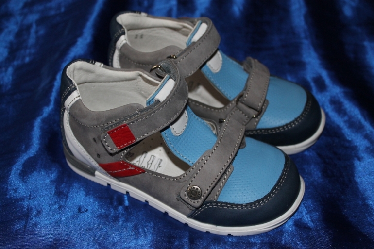 пристрою закрытые сандали,рр 26