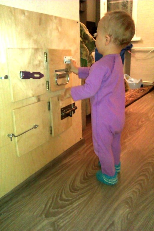 домик и бизиборд