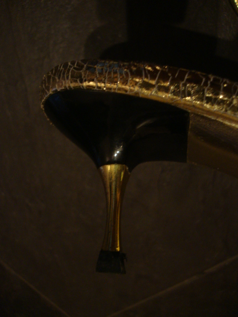 Отдам летние шлепанцы VASCONTE 37,5-38р.