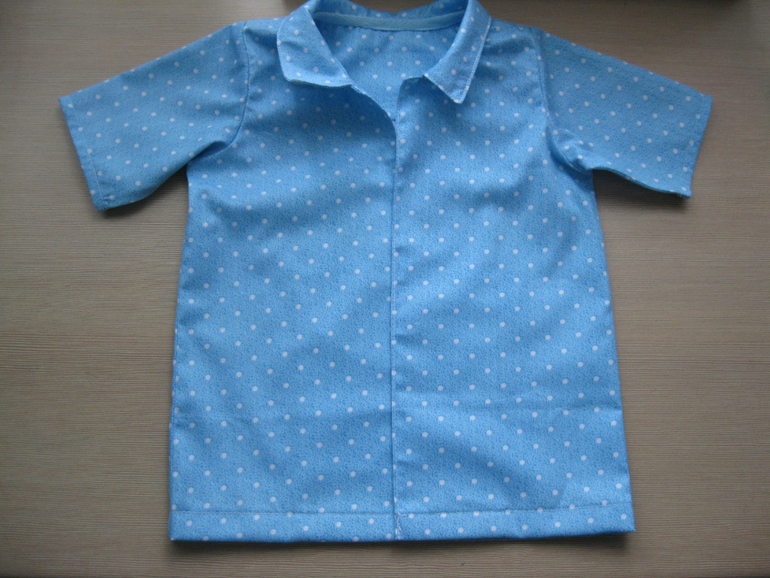 голубая в горошек