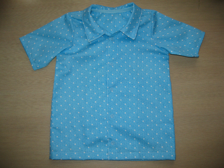 голубая в горошек