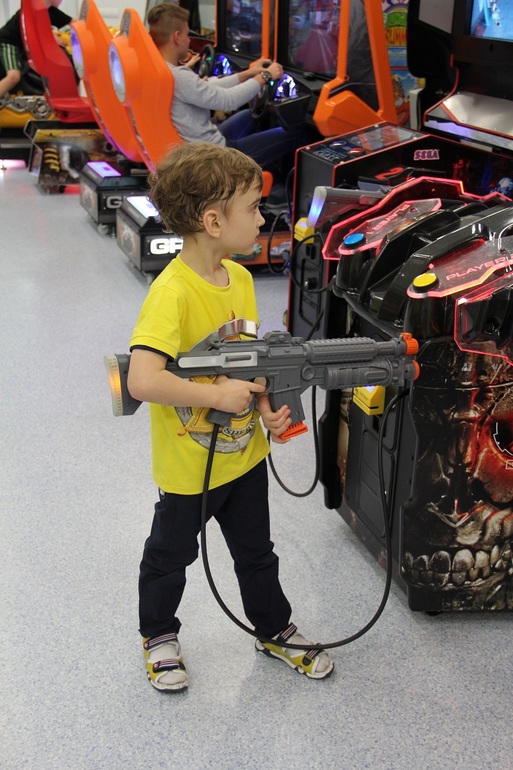 Артему 5 лет,наш день рождения