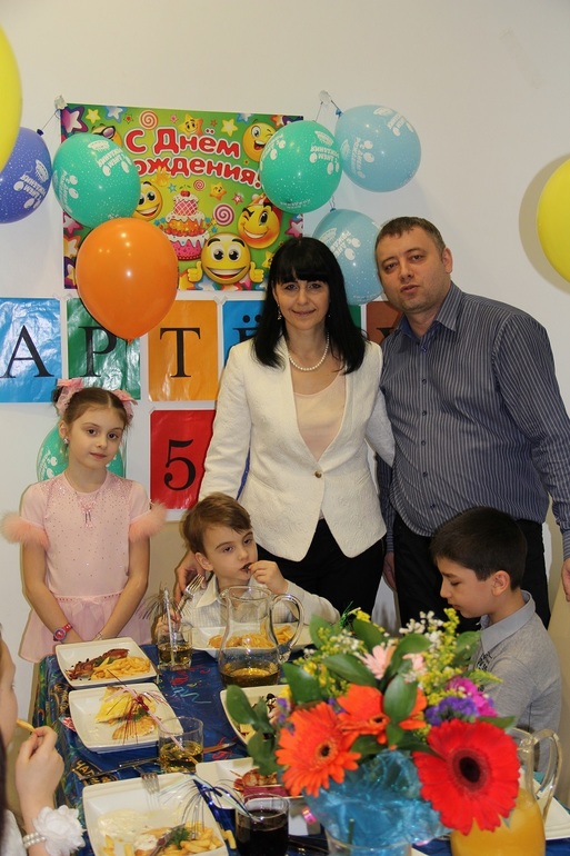 Артему 5 лет,наш день рождения