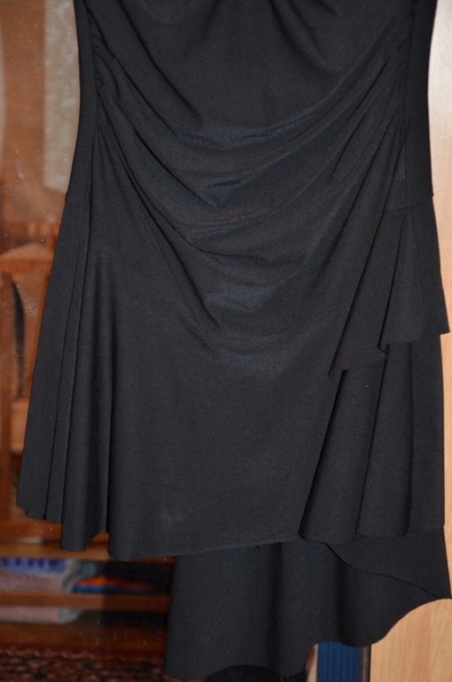 Обмен Вещи б/у размер 40-42, одно платье на 44 размер