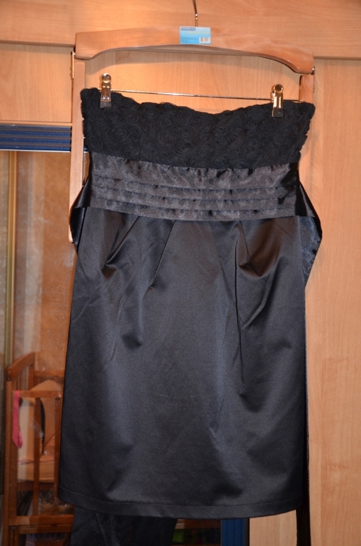 Обмен Вещи б/у размер 40-42, одно платье на 44 размер