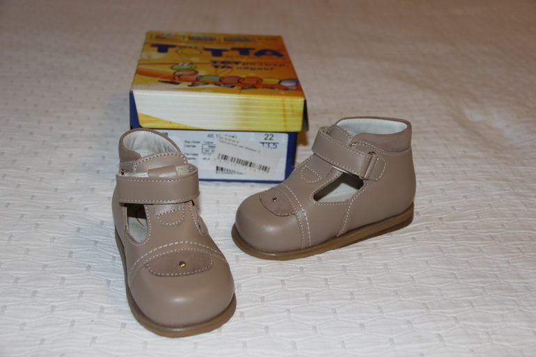 Подарю новые ортопедические сандалики р.22