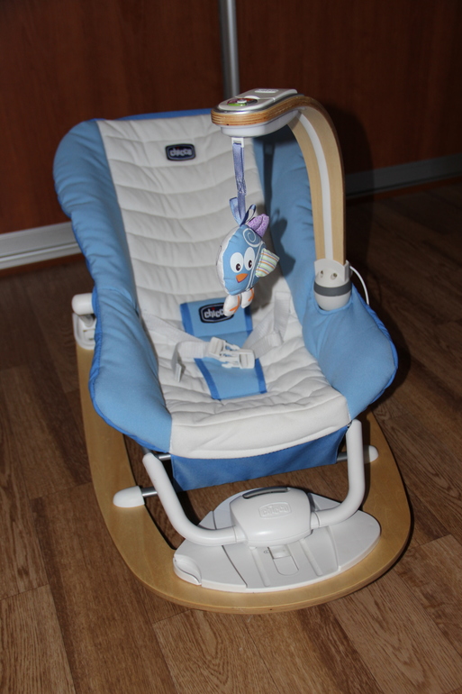 Шезлонг Chicco I-Feel с MP3 в идеале 4000 руб.