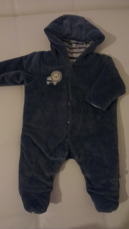 Отдам одежки для мальчика 0-9 мес.