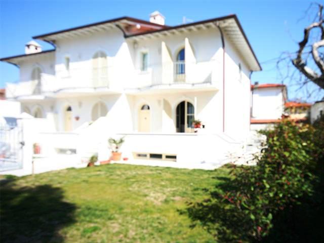 Аренда таун-хауса 200 метров от моря в Тоскане , Марина ди Пьетрасанта