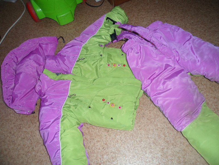 Для девочки 1-1,5 года. (Новая Москва г.Троицк)