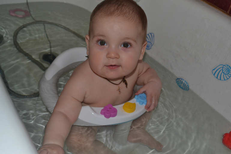 Мой маленький любимый зубастик!)