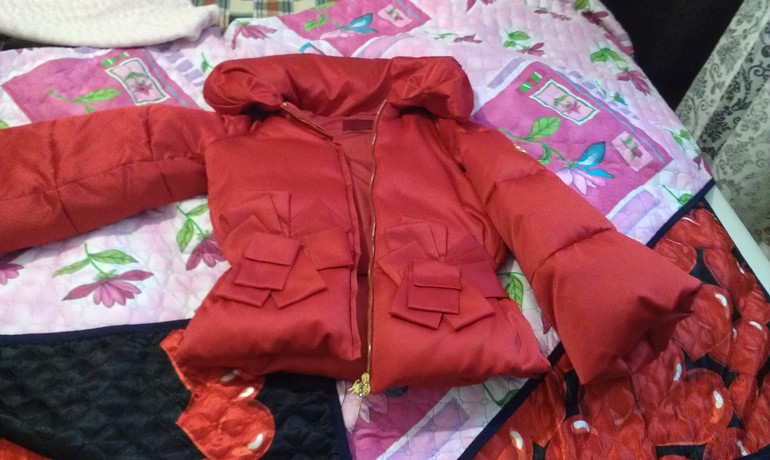 куртка новая Moncler 9000 р