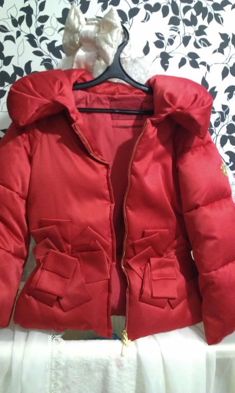 куртка новая Moncler 9000 р