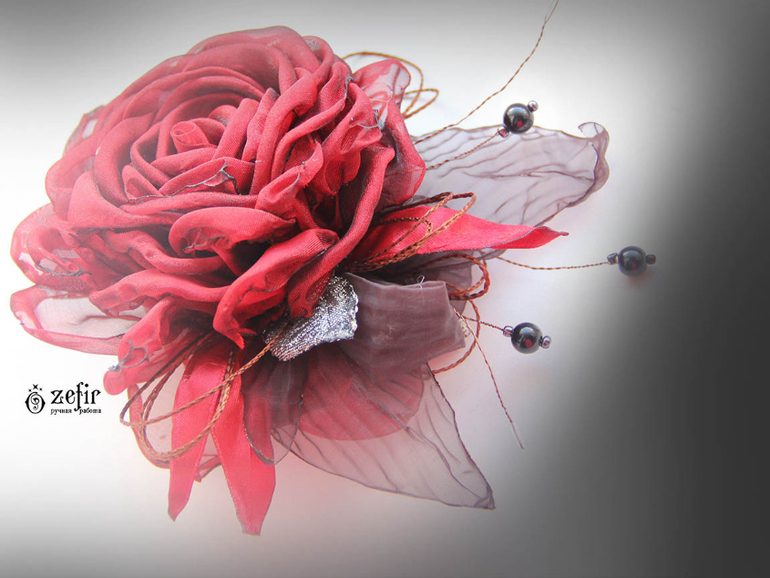 брошь "Роза"