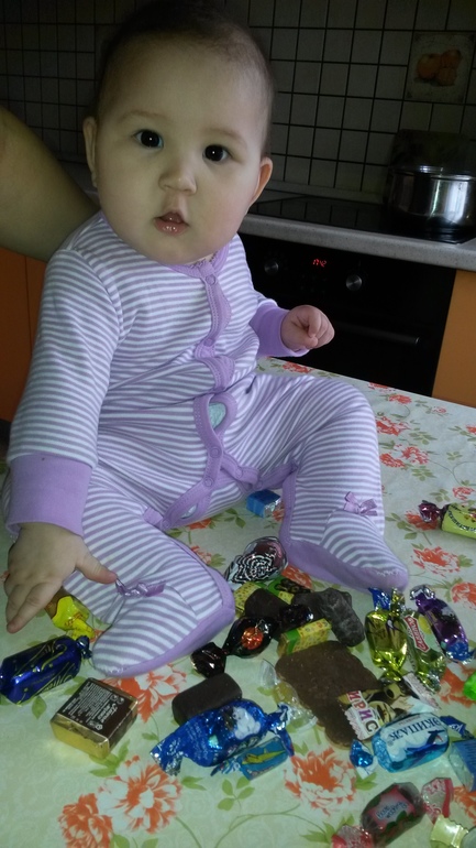 Диане 7 месяцев :)