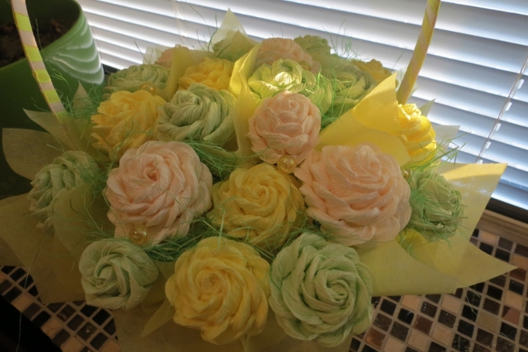 Конфетницы и просто букеты