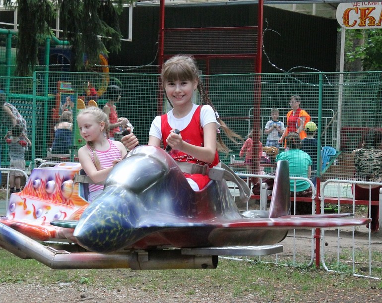 Парк 02.07.14г. Девчонки зажигают. Лучшие подружки))