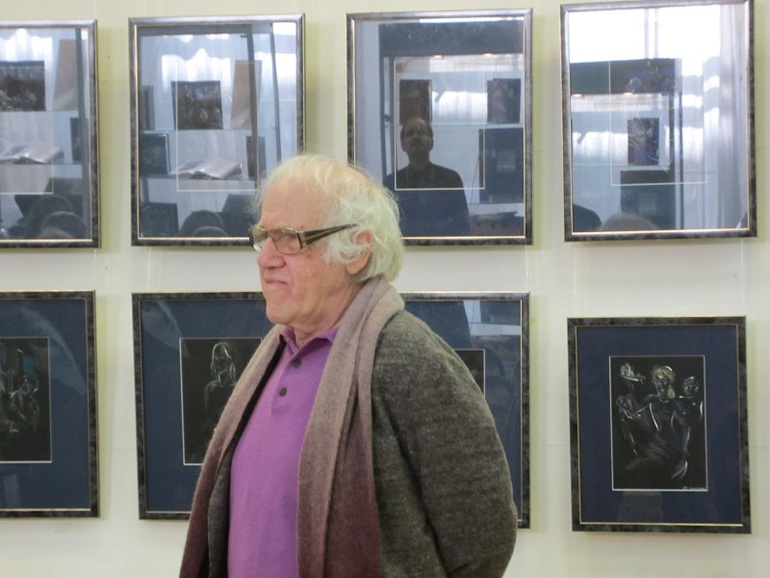 На выставке