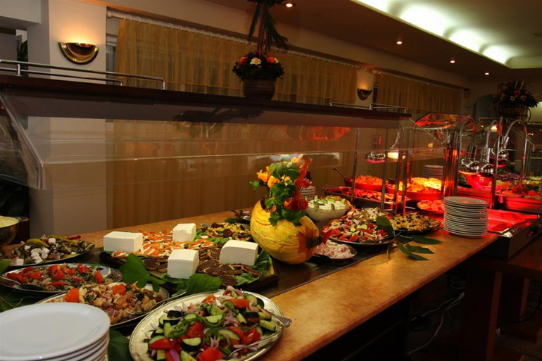 Греция, Крит. Kalyves Beach 4*.