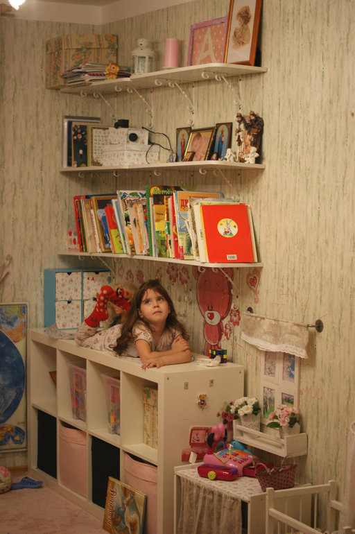 Найди девочку:)